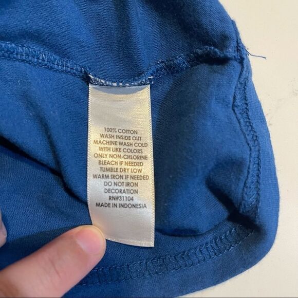 4/$25 - Crown &‎ Ivy Blue Graphic T-Shirt - Picture 3 of 4